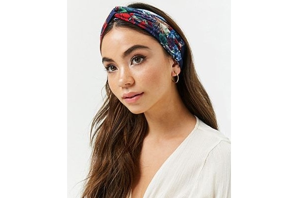 1 scarf 5 hairstyles! Breezy bandana hairdos to try this spring