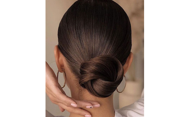 Top 10 Hairstyles For Professional Women - Astound Magazine