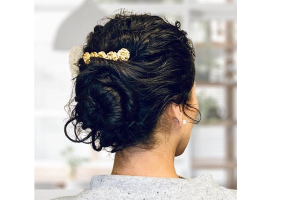 Amirtha govindarajan on Instagram: “Bride janani's hairstyle for reception  and muhurtham!! Loved decking this b… | Indian wedding hairstyles, Hairstyle,  Hair styles