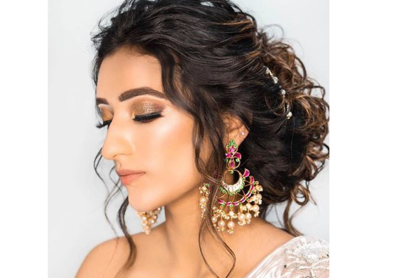10 Bridal Hairstyles For Curly Hair That Are Perfect For Indian Weddings! |  Bridal Look | Wedding Blog