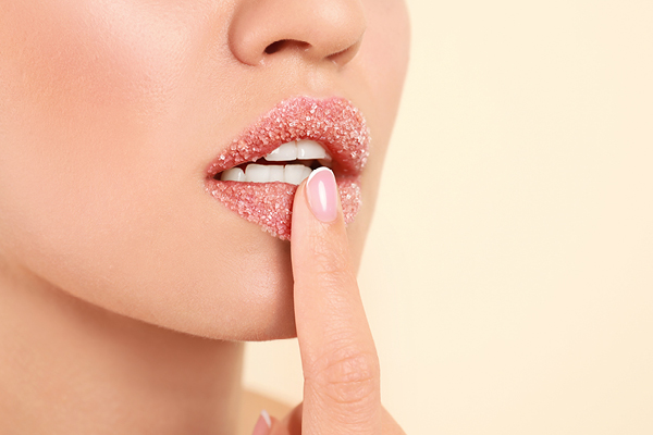 3 Ways To Protect Your Lips From Tanning