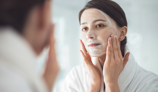 4 reasons why your sensitive skin needs a soap-free face wash