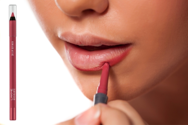 Here's How to Apply Makeup to Lips for Different Occasions