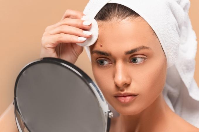 Exploring How Best to Remove Spots from Face Easily & Quickly