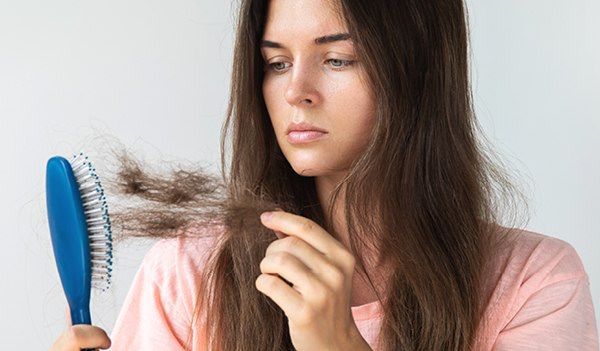  5 common habits that are causing your hair to fall out