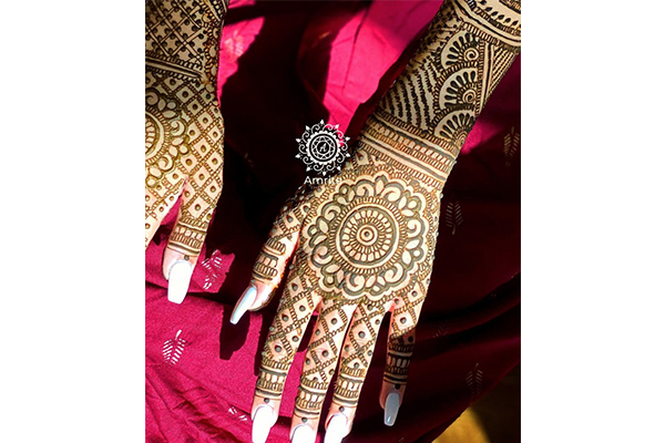 Mehndi Design Tutorial: Latest Trends and Tips