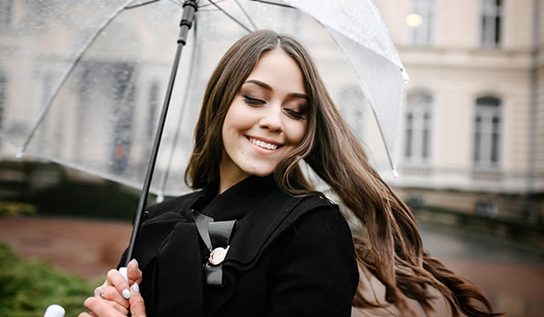 5 tips and tricks to rain-proof your makeup this monsoon