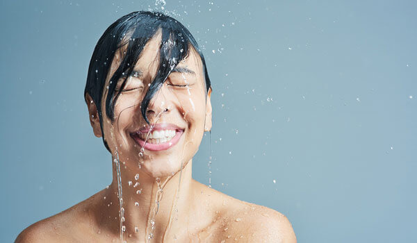 8 EASY WAYS TO GIVE YOUR SKIN EXTRA HYDRATION