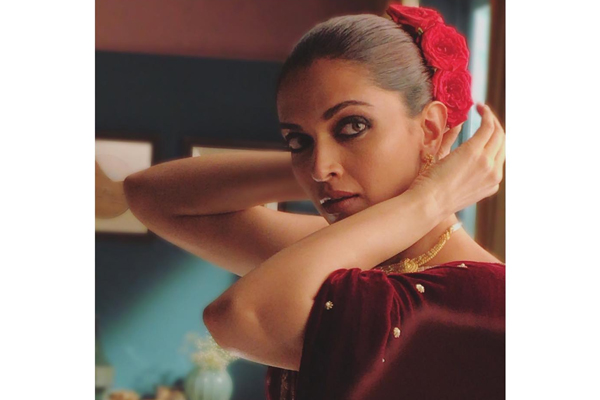 15 Hairstyles of Deepika Padukone that are Worth Trying - Candy Crow