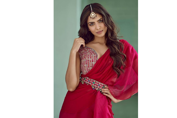 Malavika Mohanan's Take On The Saree Is The Most Striking We've Ever Seen,  Thats For Sure