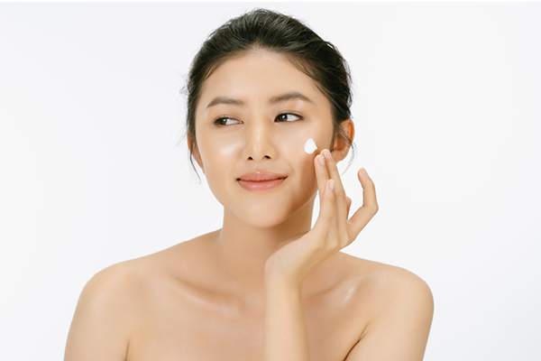 Emulsion Skincare: What is It and How to Use For Face?