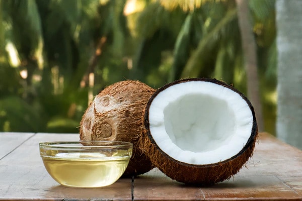 Eczema cream: Coconut oil contains lauric acid and is known to help soothe  symptoms | Express.co.uk