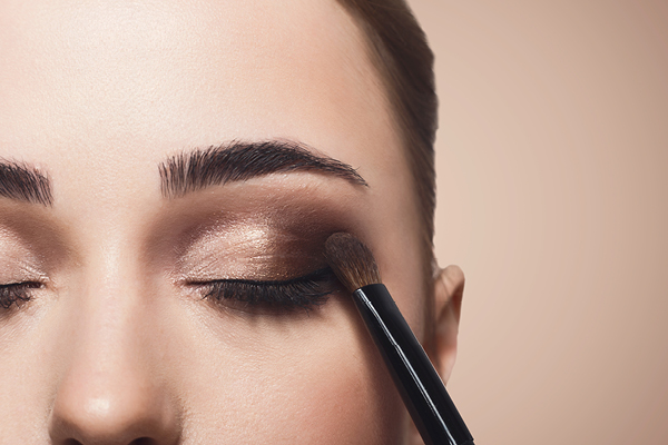 An expert-approved guide on how to apply eyeshadow perfectly each time