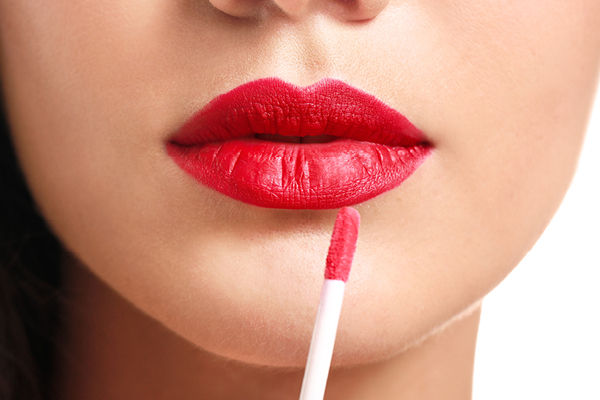How to apply liquid lipstick - Step-by-step guide