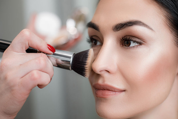 How to Apply Face Powder for a Flawless Finish