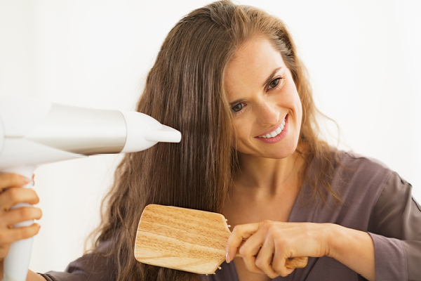 Blow dry frizzy clearance hair