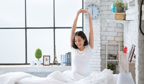How to wake up looking prettier: simple bed-time habits to keep in mind 