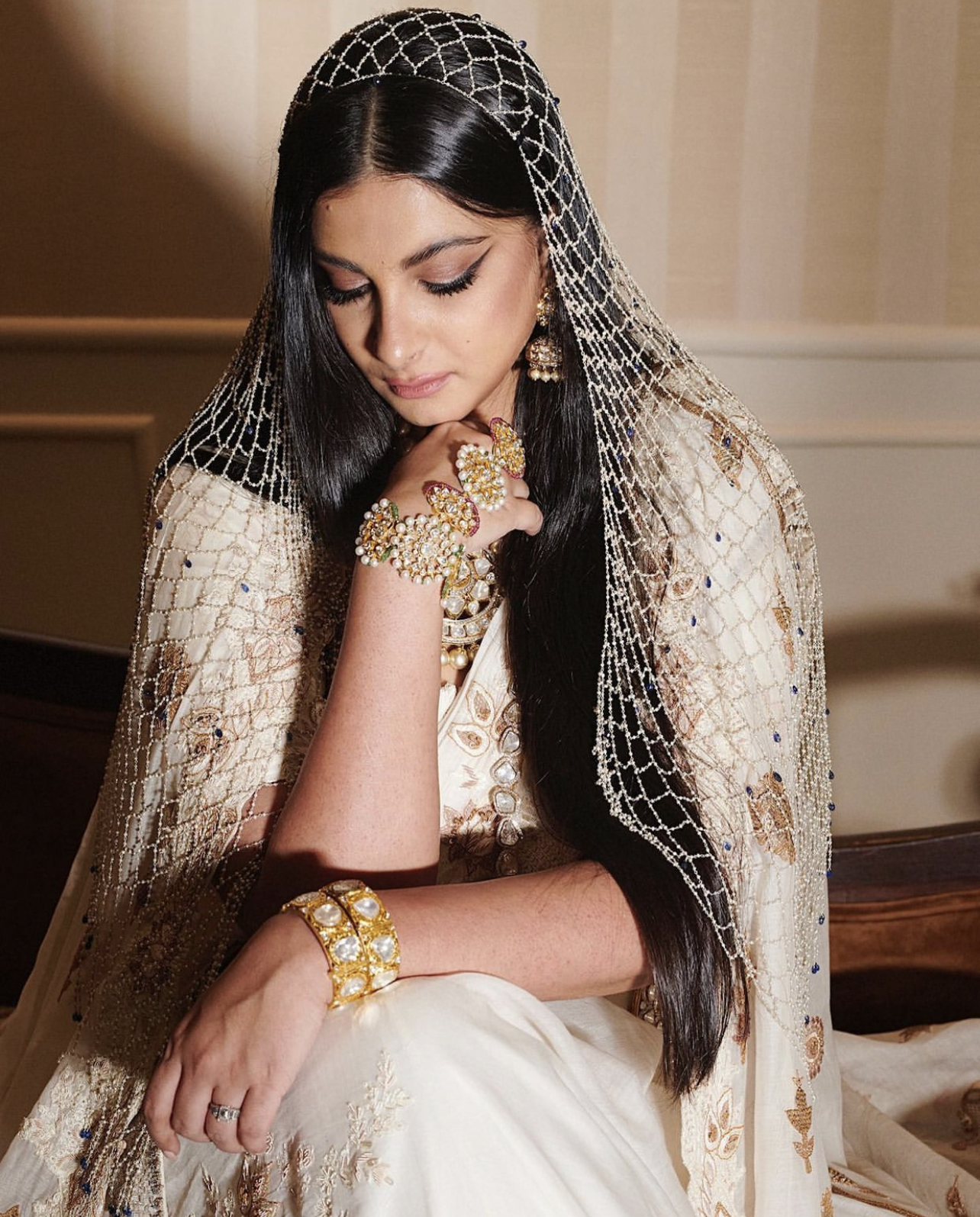Hania Aamir's makeup look for Eid | mirchiplus
