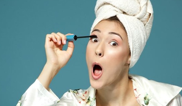 Mascara mistakes to avoid if you don’t want to deal with clumpy lashes