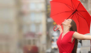 5 ways to make your makeup outlast the weather this monsoon