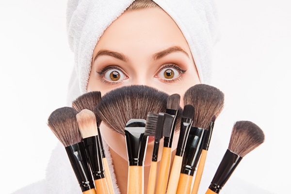 #5 Don’t Use Dirty Makeup Brushes