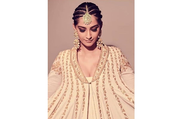 Bride-to-be Sonam Kapoor's stunning hairdos: From twisted knots to braided  buns, a look at her iconic hairstyles | Lifestyle Gallery News - The Indian  Express