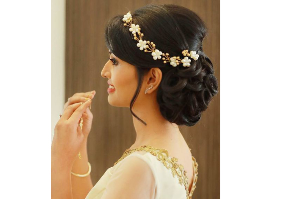 Quick Bridal Hairstyles you can DIY for small Wedding Ceremonies (Within 5  Mins) | WeddingBazaar