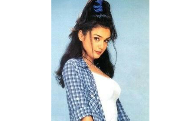 Preity Zinta Xxx Sexy Blue Video - Preity Zinta Birthday Special: 5 Trendy Looks by The Actress and How To  Recreate Them