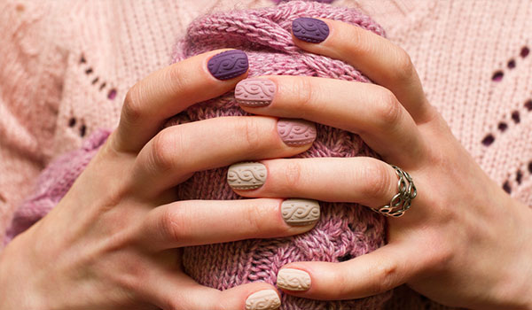 34 Trendy Winter Nail Colors to Wear This Season