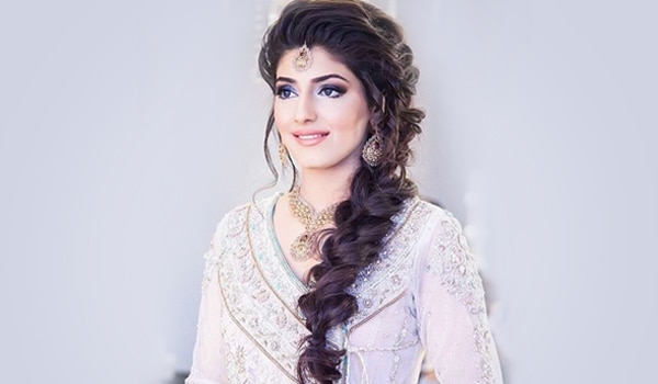 Pin by ❤︎𝖘𝖔𝖚𝖑 𝖖𝖚𝖊𝖊𝖓❤︎ on Nagma mirajkar | Lehenga hairstyles, Long  hair wedding styles, Indian wedding hairstyles