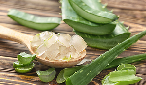  Try out this aloe vera facial at home for healthy, glowing skin!