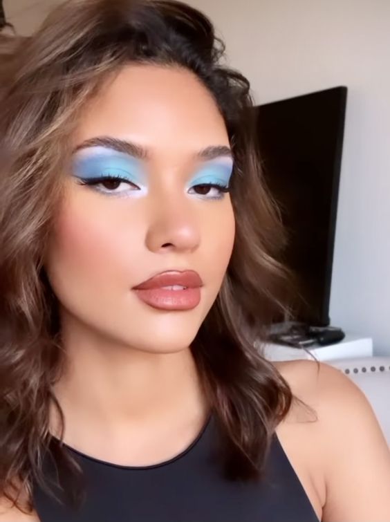 Stunning Blue Eye Makeup Looks in 2023: 8 of the Best