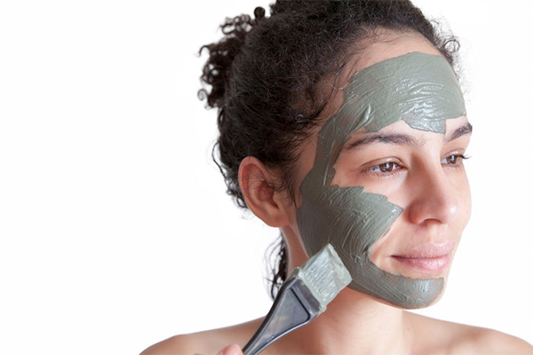benefits and drawbacks of clay masks for skin