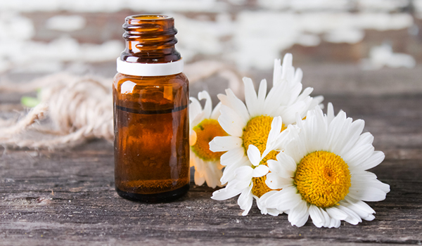5 effective skin benefits of chamomile oil