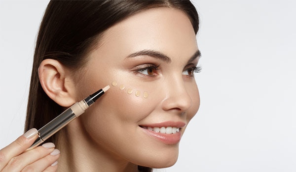 4 Ways To Hide Blotchy Skin With The Makeup You Already Have