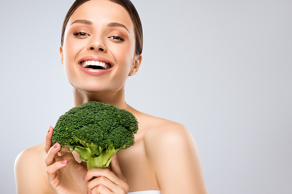 Broccoli—This healthy green vegetable is a boon for your skin