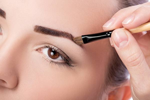 Dirty makeup tools can cause pimples on your eyebrows