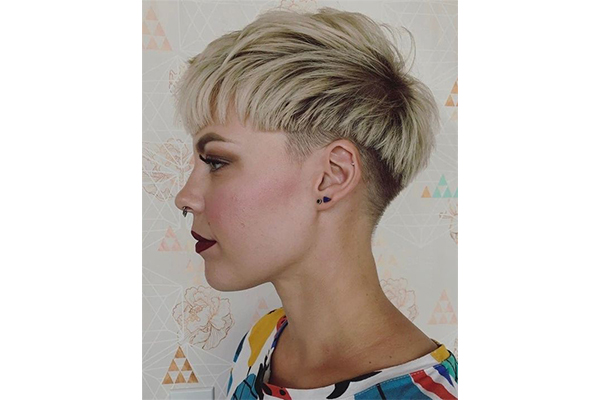 15 Non-Awkward Ways to Grow Out Your Short Haircut