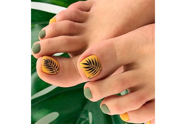 Pin by ℓυ on Pedicure | Simple toe nails, Toe nails, Pedicure nail designs