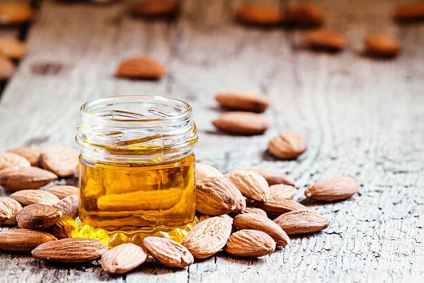 7 Great Benefits of Almonds for Skin, Hair and More 