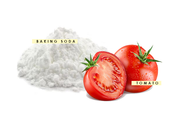 DIY pore tightening face mask using tomato and baking soda