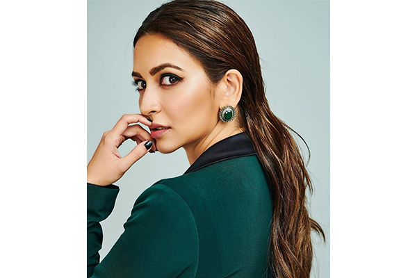 Slicked Back Hair for Women: 5 Slick Back Hairstyles to Inspire