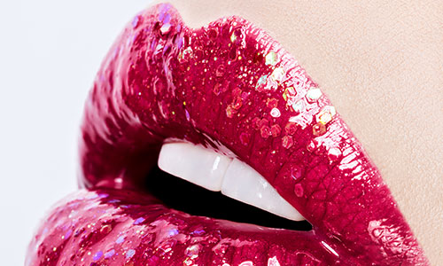 four steps to making your lipstick last longer 500x300