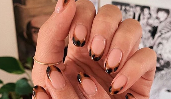 The French Manicure Is Back, But Not How You Remember