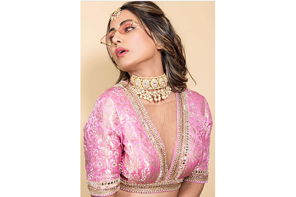 Get the look: Hina Khan’s glam wedding guest makeup look