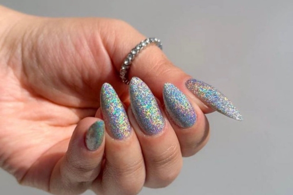 Glitter Nails You've Been Doing WRONG! How to Apply Loose Glitter, nail,  glitter, Who knew there was a 'right way' to apply loose glitter for  maximum holo rainbows???