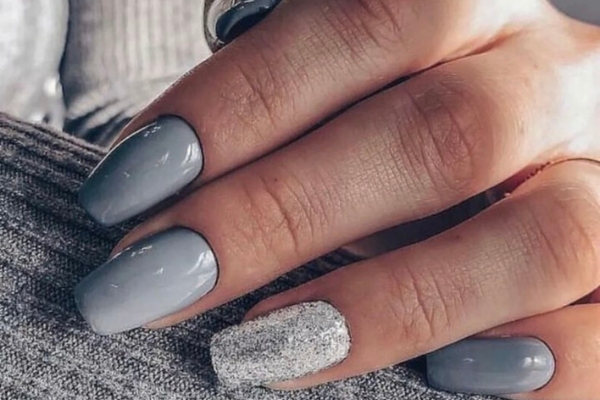 10 Glamorous Glitter Nail Art Trends