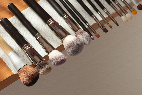 How long do makeup deals brushes take to dry