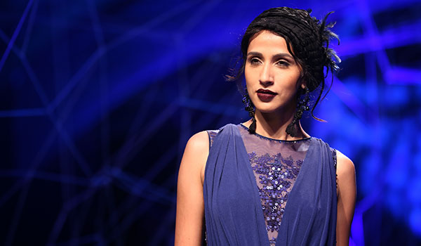 How to get Tarun Tahiliani’s beauty look from the opening show