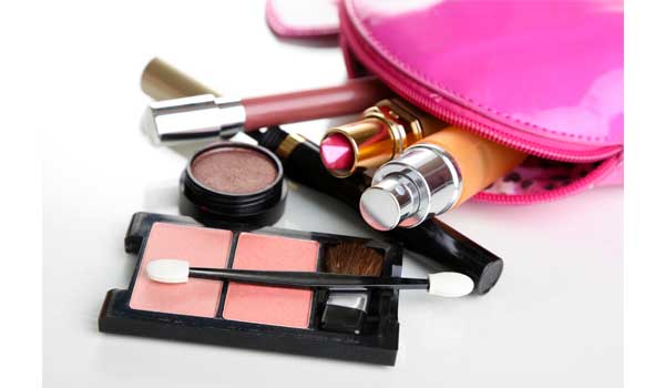FIVE WAYS TO GIVE YOUR MAKEUP THE FACELIFT IT DESERVES